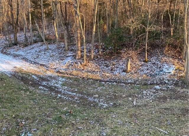 Property at 6440 Starlite Dr, Charleston, WV 25320