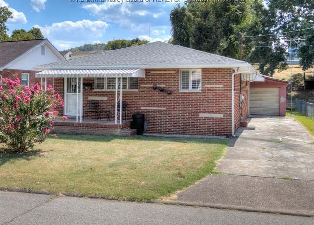 Property at 1911 Washington Ave, Saint Albans, WV 25177, 2 beds, 1.5 baths