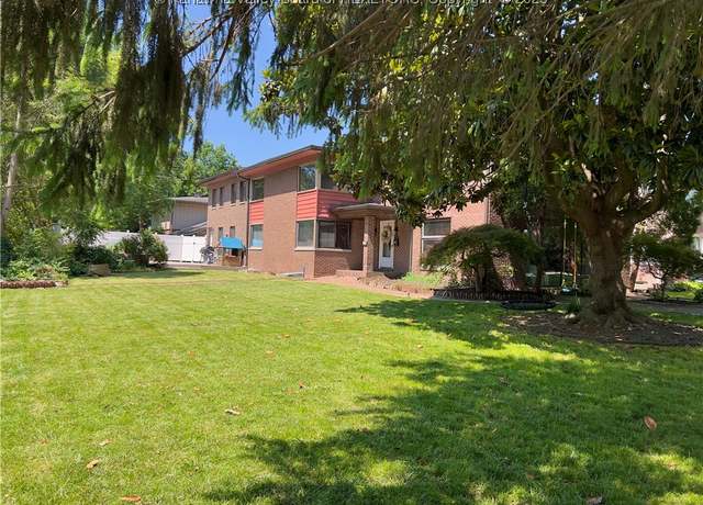 Property at 3915 Virginia Ave SE, Charleston, WV 25304, 5 beds, 3.5 baths