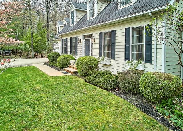 Property at 1578 Hampton Rd, Charleston, WV 25314, 4 beds, 2.5 baths