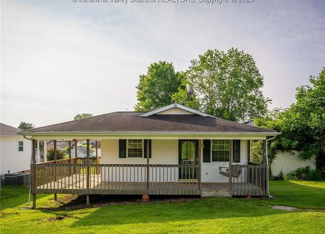 Property at 2225 Chestnut St, Hurricane, WV 25526, 3 beds, 2 baths