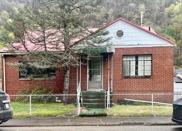 Property at 313 Kanawha, Smithers, WV 25186, 3 beds, 1.5 baths