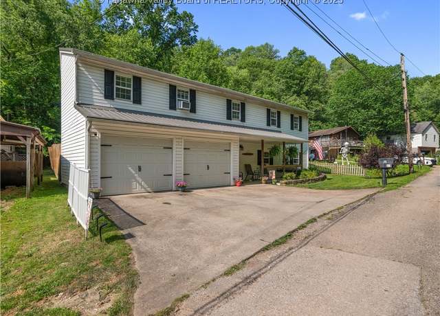 Property at 1047 Wildwood Acres Dr, Charleston, WV 25312, 2 beds, 2 baths