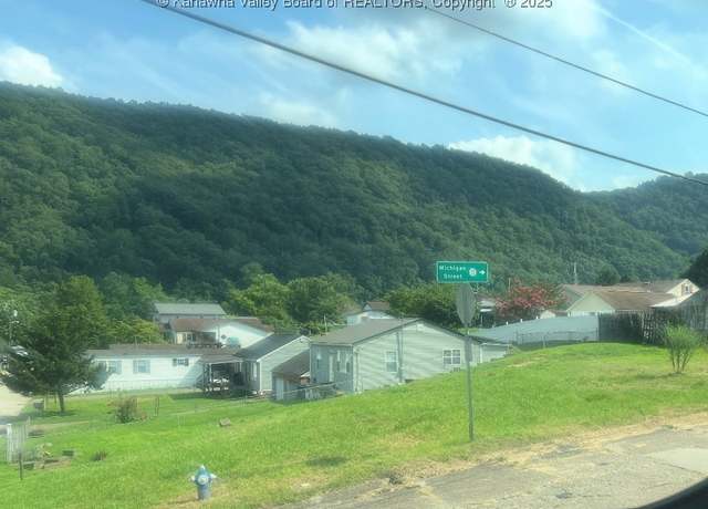Property at 123 Lincoln Ave, Cedar Grove, WV 25015