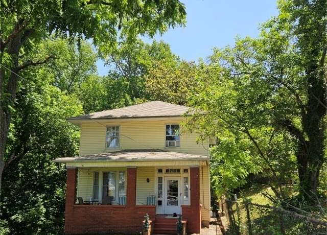 Property at 160 Davis St, Huntington, WV 25705, 4 beds, 2 baths