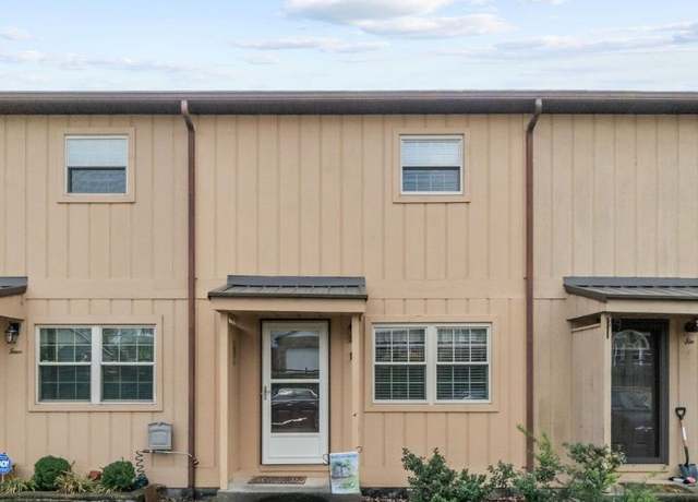 Property at 1023 Marina Dr #5, Hurricane, WV 25526, 2 beds, 1.5 baths