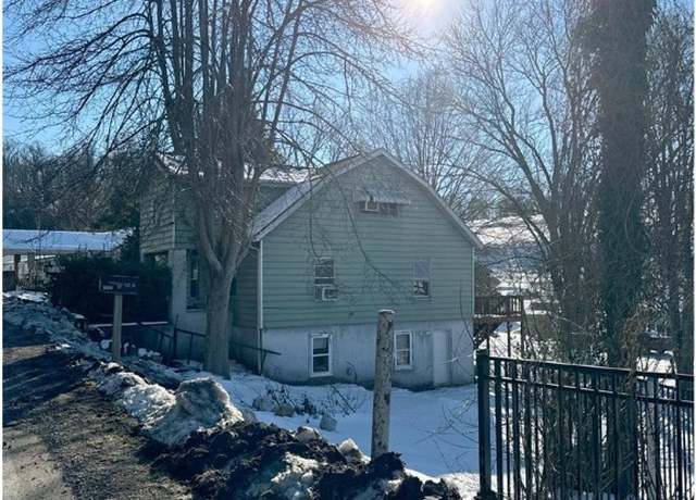 Property at 1089 Cross Lanes Dr, Nitro, WV 25143