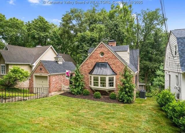 Property at 728 Myrtle Rd, Charleston, WV 25314, 4 beds, 2.5 baths