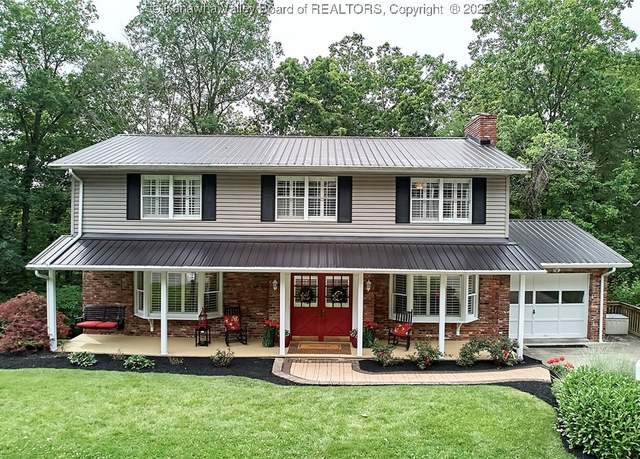 Property at 1967 Parkwood Rd, Charleston, WV 25314, 3 beds, 3.5 baths