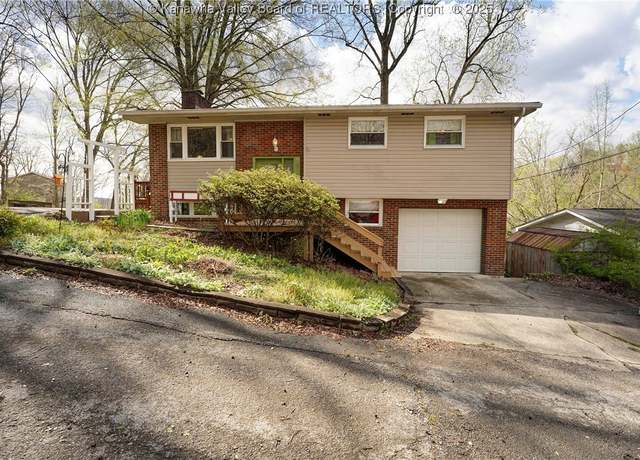 Property at 10 Pauley Hts, Charleston, WV 25302, 4 beds, 2 baths