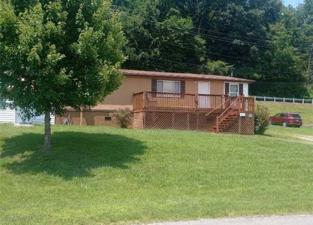 Property at 647 Railroad Ave, Elkview, WV 25071, 3 beds, 2 baths
