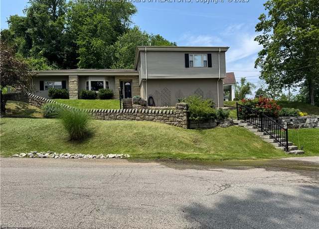 Property at 201 Sheridan Cir, Charleston, WV 24315, 3 beds, 2 baths