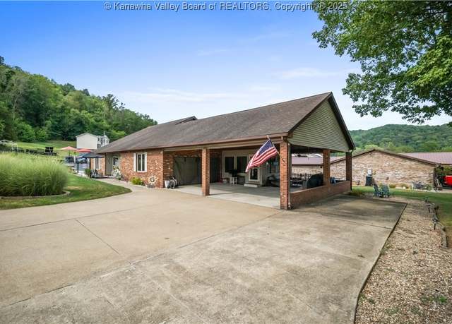 Property at 102 Jill Ave Ave, Poca, WV 25159, 3 beds, 2 baths