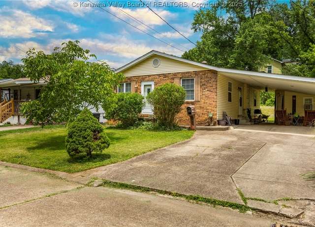 Property at 3983 39th St E, Nitro, WV 25143, 3 beds, 1 bath