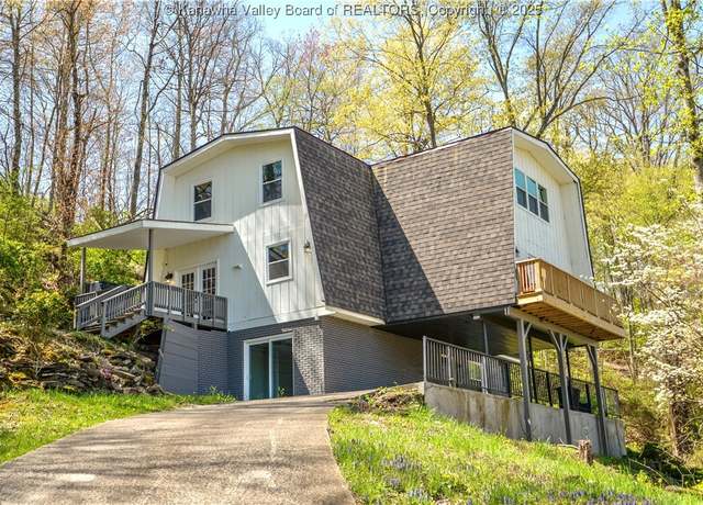 Property at 931 Woodside Dr, Saint Albans, WV 25177, 4 beds, 3 baths