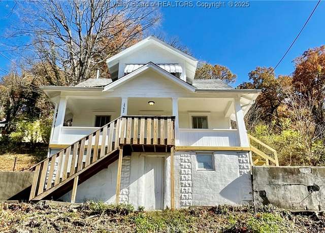 Property at 1592 Kilby St, Charleston, WV 25311, 3 beds, 2 baths