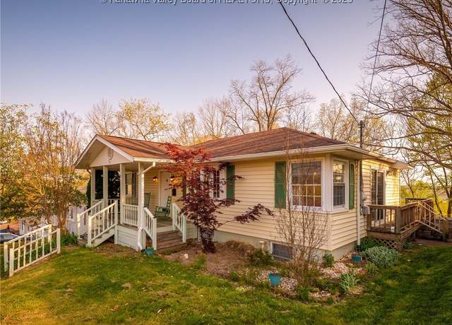 Property at 1240 Ridge Dr, South Charleston, WV 25309, 3 beds, 1 bath