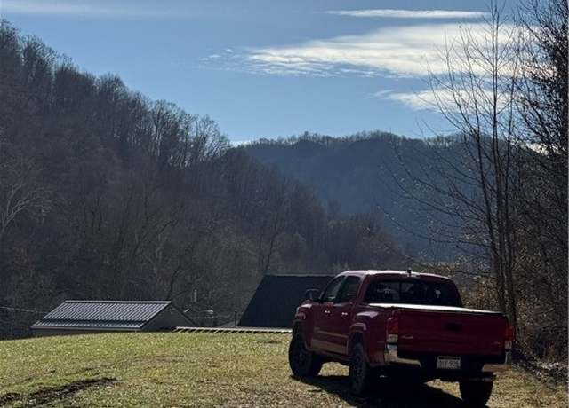 Property at 119 Keenan Hill St, Cedar Grove, WV 25039