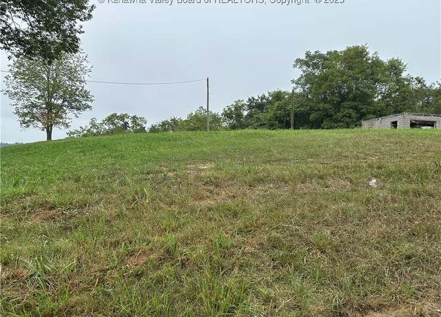 Property at 105 Chase Ln, Point Pleasant, WV 25550