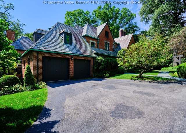 Property at 602 Briarwood Rd, Charleston, WV 25314, 4 beds, 3.5 baths