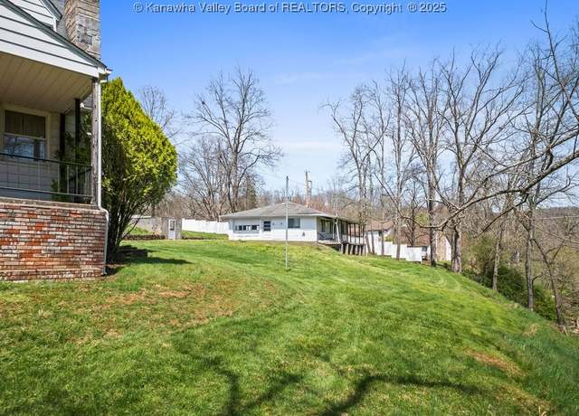 Property at 58 Vadalla Ln, Charleston, WV 25313, 4 beds, 2.5 baths