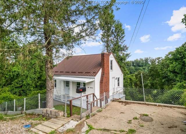 Property at 528 Medina St, Charleston, WV 25302, 3 beds, 1 bath