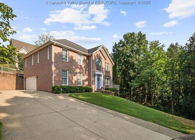 Property at 42 Pinnacle Dr, Charleston, WV 25311, 4 beds, 4.5 baths
