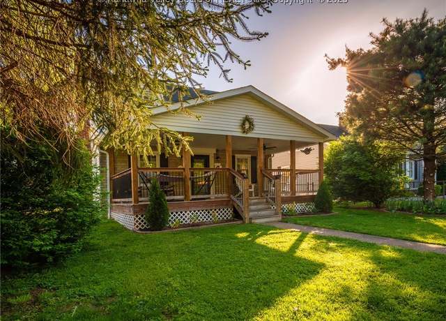 Property at 4210 Washington Ave SE, Charleston, WV 25304, 4 beds, 2.5 baths
