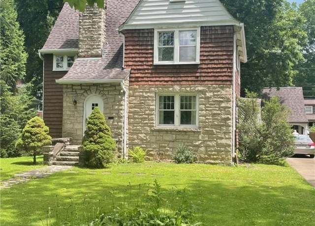 Property at 4008 Staunton Ave SE, Charleston, WV 25304, 3 beds, 1.5 baths