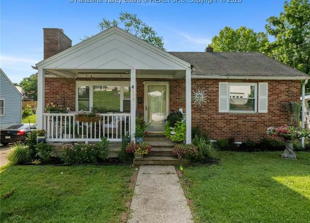 Property at 830 S Washington St, St Albans, WV 25177, 3 beds, 2 baths