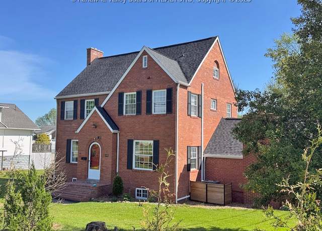 Property at 1098 Highland Dr, Saint Albans, WV 25177, 3 beds, 2.5 baths