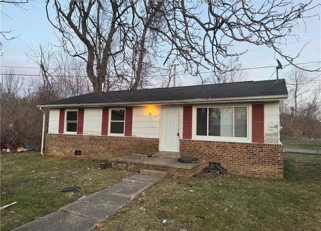 Property at 2 Shawnee Acres Cir, Dunbar, WV 25064, 3 beds, 1.5 baths