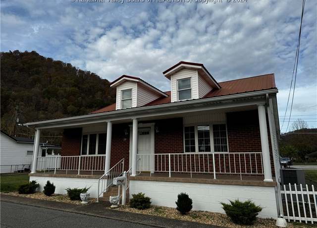 Property at 87 Everett St, Logan, WV, 3 beds, 2 baths