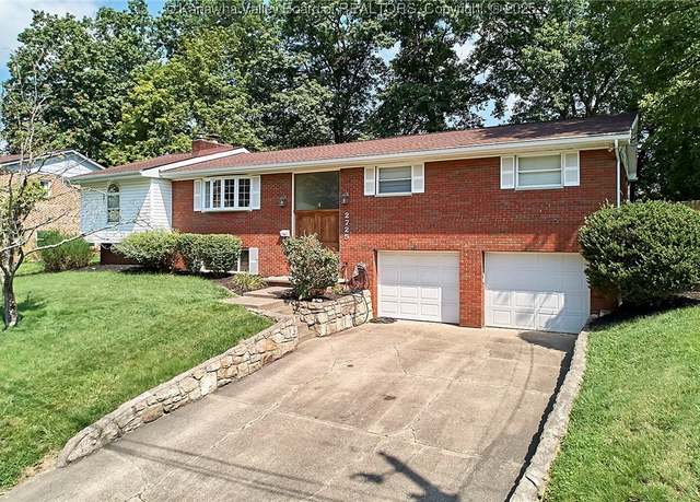 Property at 2725 Lakeview Dr, Saint Albans, WV 25177, 4 beds, 3 baths