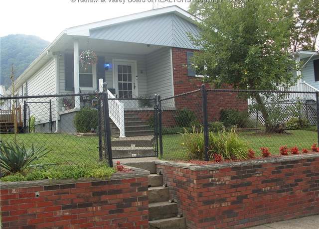 Property at 10 Howard Ave, Smithers, WV 25186, 4 beds, 2 baths