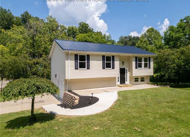 Property at 10 Parkwood Rd, Huntington, WV 25701, 3 beds, 2.5 baths