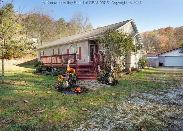 Property at 585 Pauley Rd, South Charleston, WV 25309, 3 beds, 2 baths