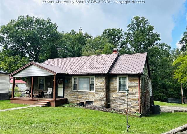 Property at 69 Central Ave, Saint Albans, WV 25177, 4 beds, 2.5 baths