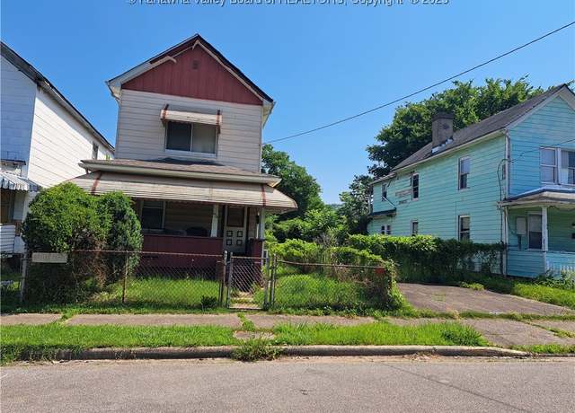 Property at 1424 3rd Ave, Charleston, WV 25387, 3 beds, 1 bath