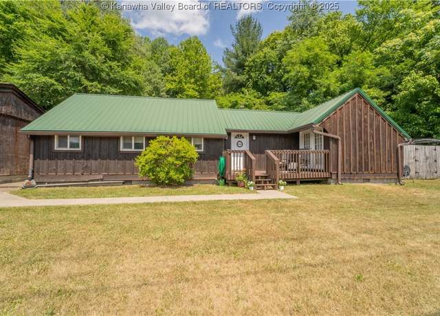 Property at 118 Cherry Ln, Glasgow, WV 25086, 2 beds, 1 bath