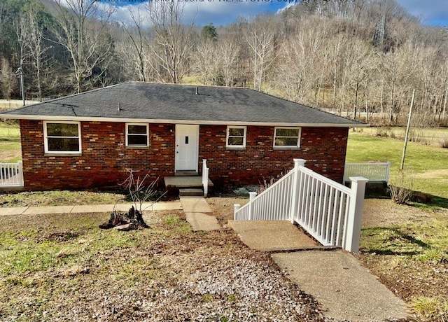 Property at 403 Hodges Rd, Hurricane, WV 25526, 3 beds, 1.5 baths