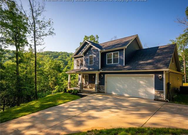 Property at 30 Lakeview Dr, Nitro, WV 25143, 4 beds, 2.5 baths