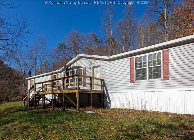 Property at 2584 Frogs Creek Rd, Charleston, WV 25213, 4 beds, 2 baths