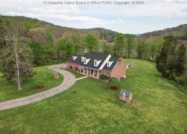 Property at 219 Deerhaven Ln, Charleston, WV 25313, 5 beds, 3 baths