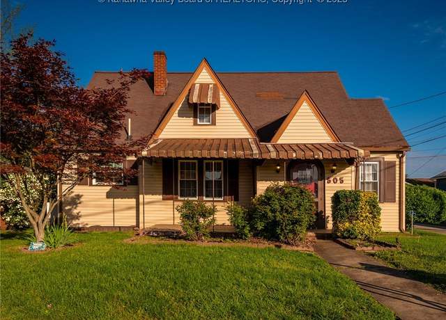 Property at 505 25th St, Dunbar, WV 25064, 4 beds, 2 baths