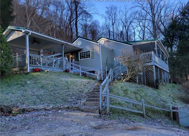 Property at 2024 Third Ave, East Bank, WV 25067, 2 beds, 1.5 baths