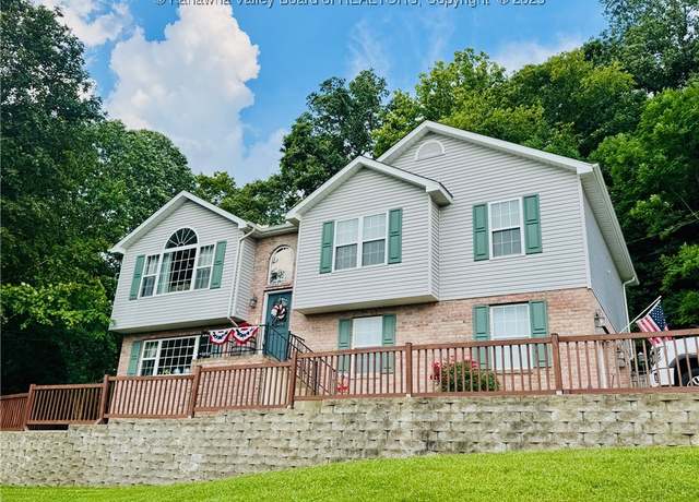 Property at 8 Jordan Dr, Saint Albans, WV 25177, 3 beds, 3 baths