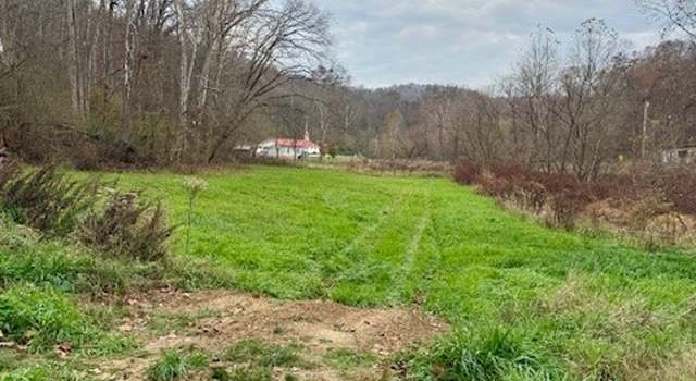 Photo of 55 Stowers Rd, Griffithsville, WV 25521