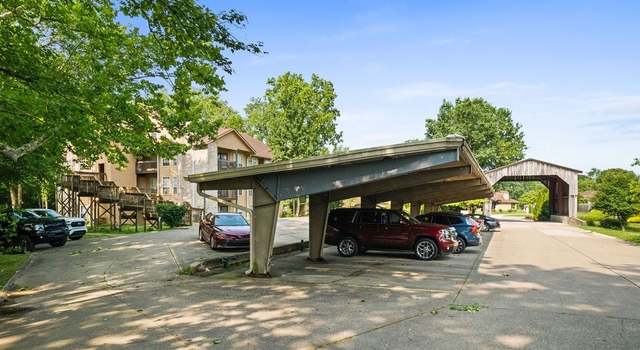 Photo of 310 Oakbridge Dr, Hurricane, WV 25526