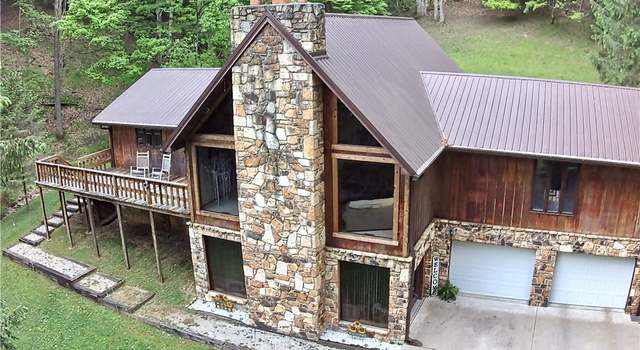 Photo of 390 Madison Ave, Madison, WV 25130